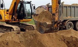 Выкопать яму экскаватором в Шебекино от 922 руб. - 2Землекопа-Шбк